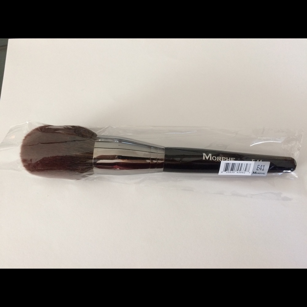 Morphe Brushes E41 round deluxe powder